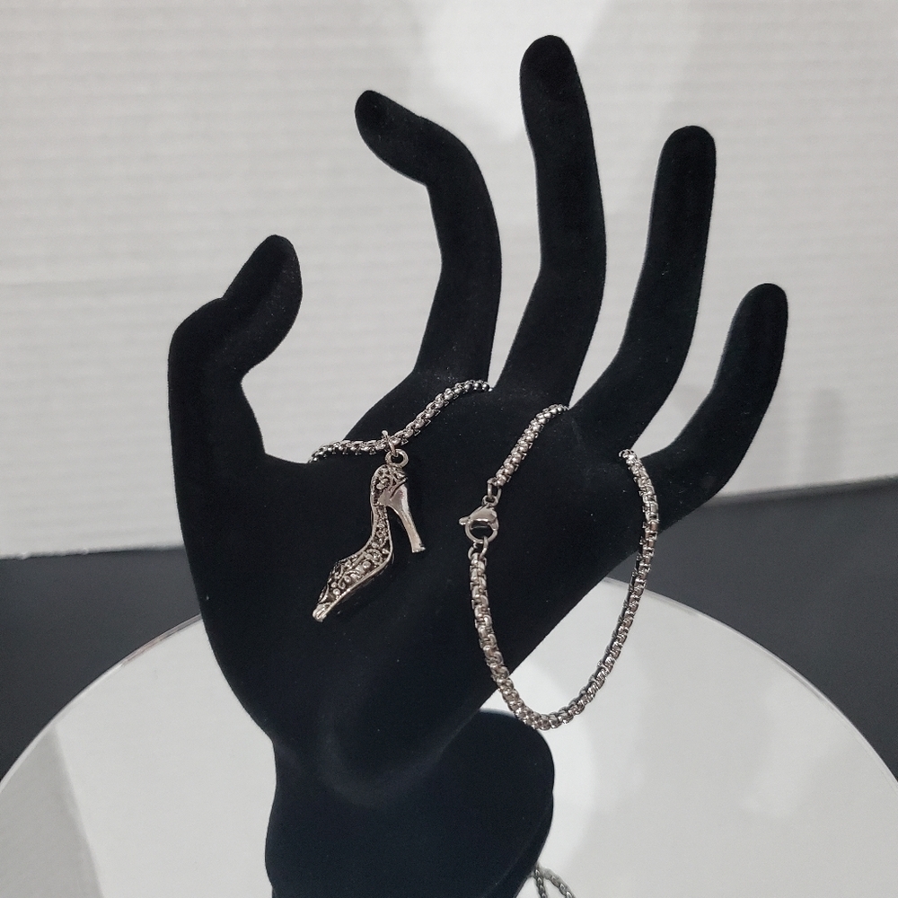 High Heel Shoe Necklace - New  Cinderella Costume Jewelry - Picture 11 of 12